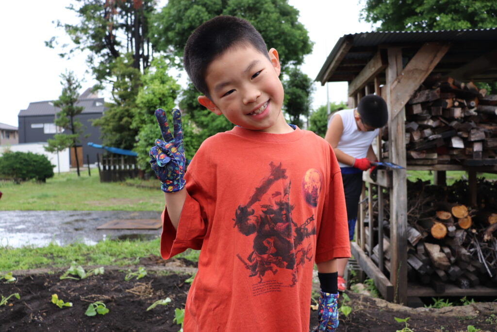 お芋プロジェクト芋苗植え 画像